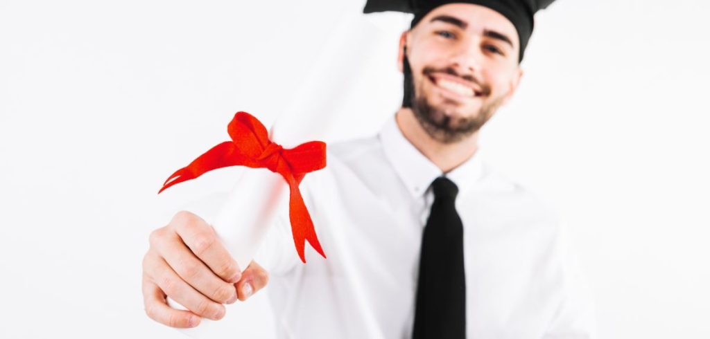 È tempo di Regali di Laurea da Uomo: i migliori Gioielli e Orologi Regali di Laurea Uomo